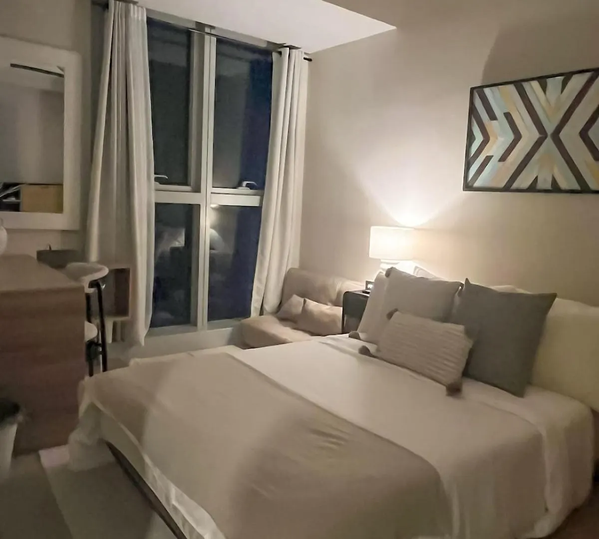 Luxestaysmnl Cozy Japandi Netflx Pool 400Mbps Manila 0*,  Philippines