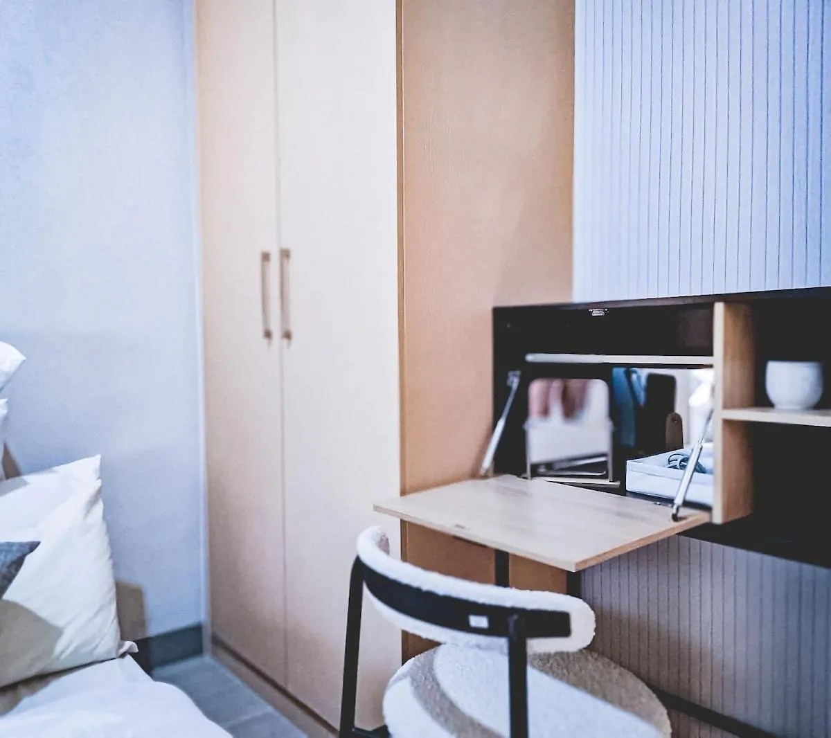 Luxestaysmnl Cozy Japandi Netflx Pool 400Mbps Manila 0*,  Philippines
