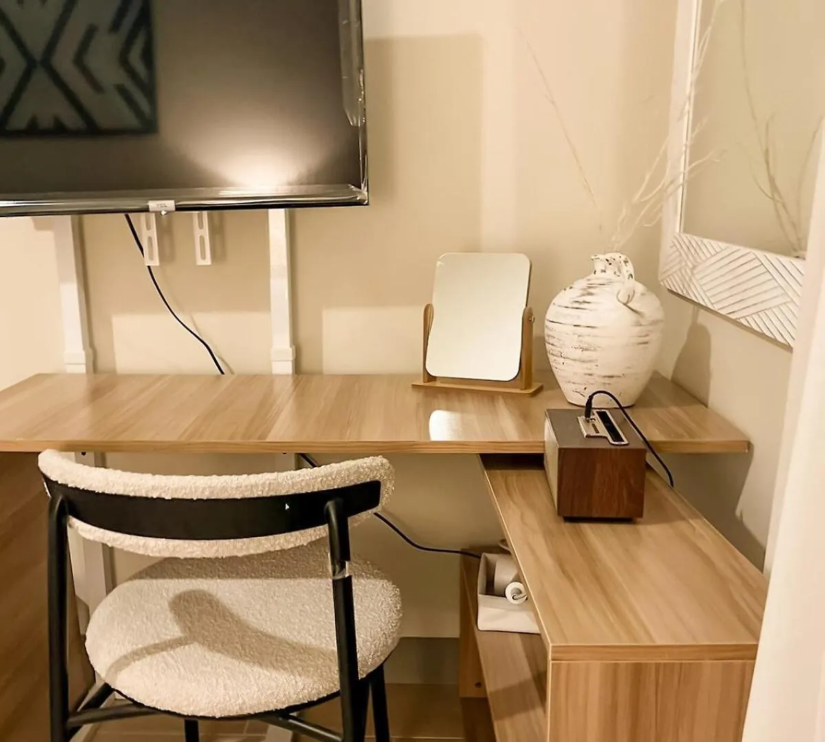 Luxestaysmnl Cozy Japandi Netflx Pool 400Mbps Manila 0*,  Philippines